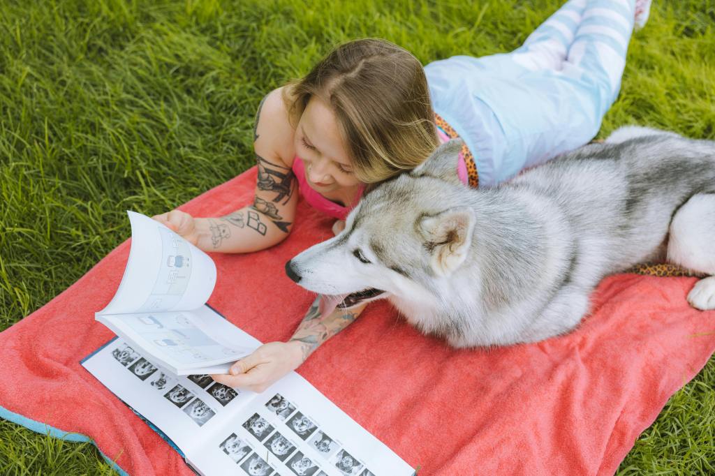 A British woman housesitting in the US with a Husky